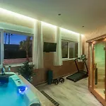 Villa Beachfront Luxury *