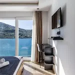 Villa Beachfront Luxury Vinišće