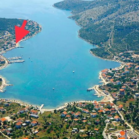 Beachfront Luxury Vila *