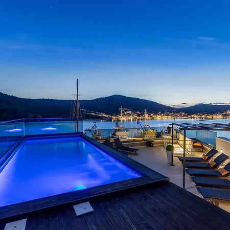 Beachfront Luxury Vinišće