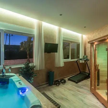Vila Beachfront Luxury *