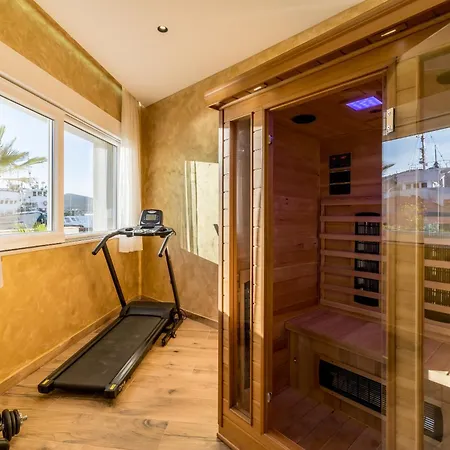 Vila Beachfront Luxury