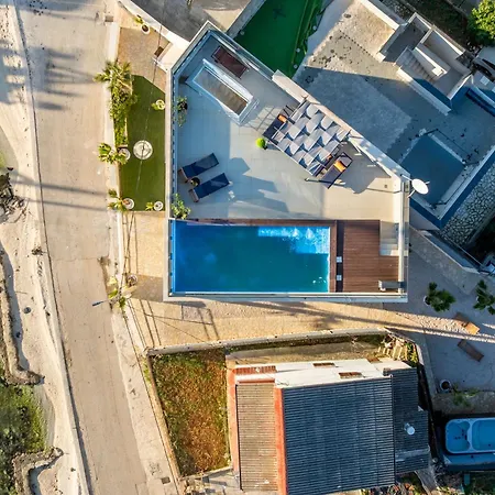 Vila Beachfront Luxury Vinisce