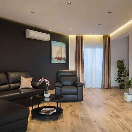 Beachfront Luxury Villa Vinisce