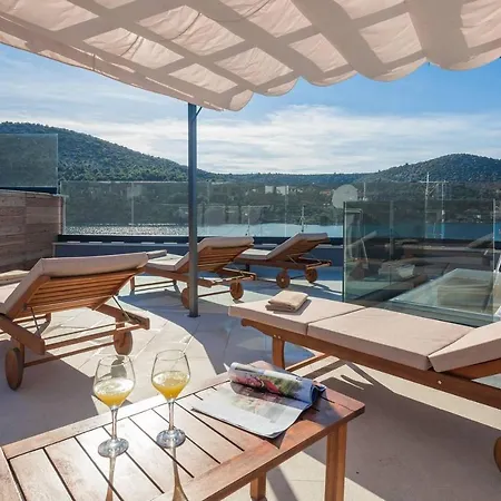 Beachfront Luxury Villa Vinisce