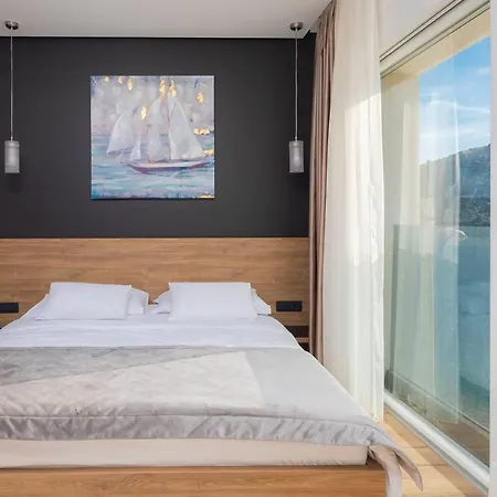 Beachfront Luxury *