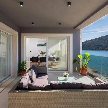 Beachfront Luxury * Vinisce