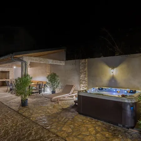 Beachfront Luxury Vinišće