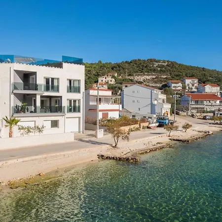 Villa Beachfront Luxury *