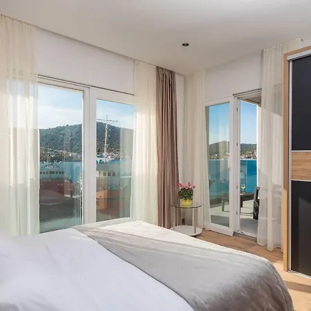 Beachfront Luxury Vinisce