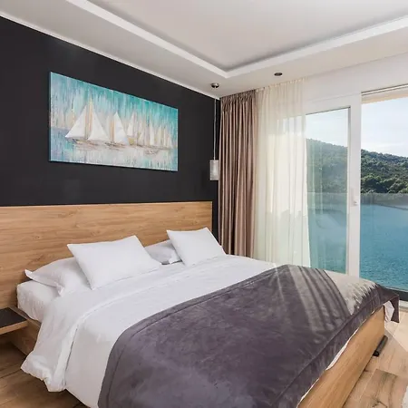 Vila Beachfront Luxury Vinisce