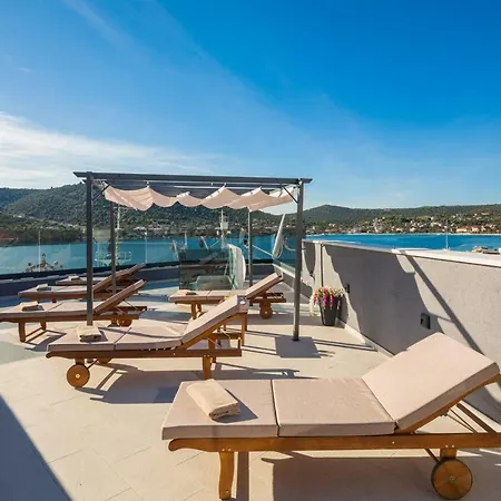 Villa Beachfront Luxury